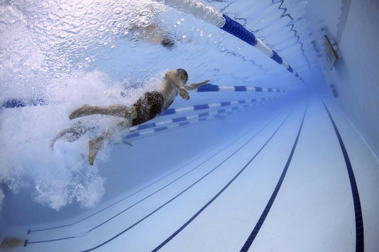 PISCINA