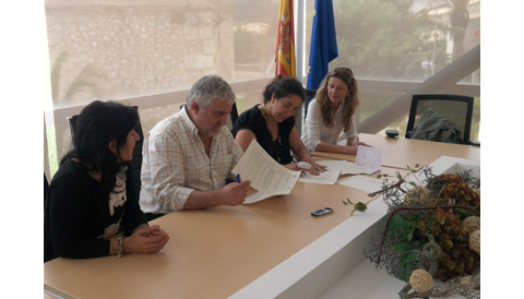 Signatura acord de col·laboració entre Ajuntament de Lloseta i la Fundació Deixalles